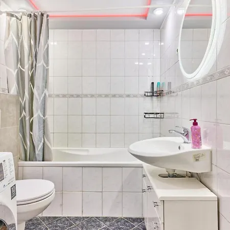 Ida, The Suburban Nearby Cologne * برغهايم